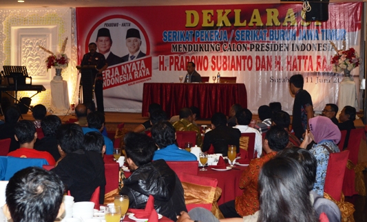 Serikat Buruh dan Serikat Pekerja yang mendeklarasikan diri mendukung Prabowo sebagai presiden. (FOTO : Parlin/surabayaupdate)