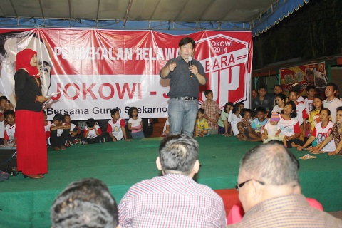 Guruh SOekarno Putra diacara pembekalan relawan BARA JP untuk pemenangan Jokowi di Pilpres 2014. (Parlin/surabayaupdate)