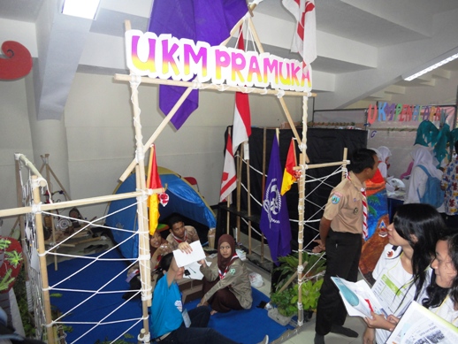 UKM Pramuka yang ikut ambil bagian dalam rangka Program Pembinaan Kebersamaan Mahasiswa Baru (PPKMB) Unair yang berlangsung mulai tanggal 26-28 Oktober 2014. 