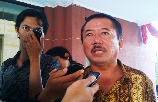 Bambang DH ketika memberikan pembekalan  ke sejumlah anggota FPDIP di DPRD Kota Surabaya. 